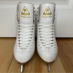 Jackson Ultima DJ2370 Competitor Ladies Womens White Figure Ice Skates Size 8 B